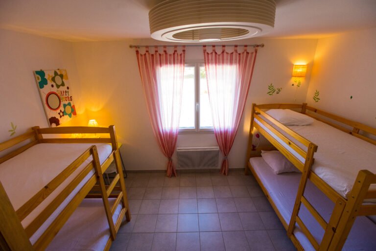chambre enfants villa avec piscine